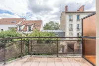 East Paris rooftop apartment