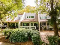 NEW!! Beautiful 1 Bdrm 2 Bath Townhouse on the Golf Course-Amenity Card Included