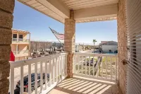 Waterfront 4-bedroom Private Single-family House/Villa Hotels in Port Isabel