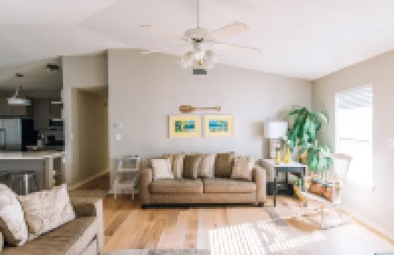 5 Bedroom/3 Bath Emerald Coast Beach Cottage in gated resort community