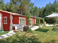 Charming house classified 4 stars in Luberon Protected Natural Regional Park Hotels in Roussillon