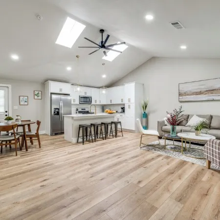 Luxurious Home in Irving TX w/ HOT TUB