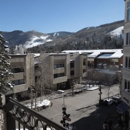 1 min. walk to Ski Lift/Gondola, shopping & dining! Perfect location!New Remodel