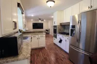 Cozy Aggieland Vacay