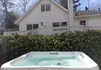 5Rm Seattle House w/Hot Tub , 12 Minutes to Stadiums