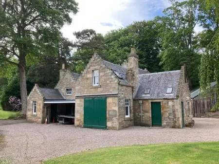 Country cottage apartment 20 minutes from St Andrews