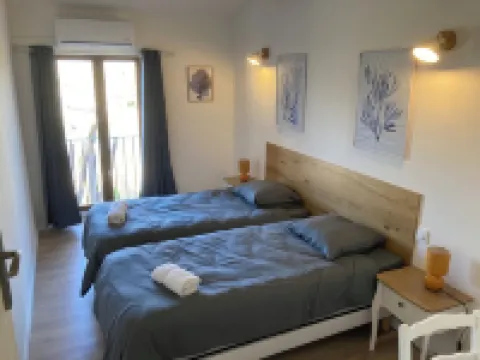 Maison Indépendante, Canal du Midi, Piscine Hotels in Homps
