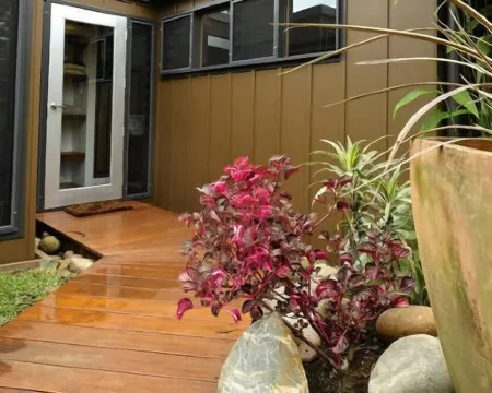 Perched on the bank of Broughton Mill Creek & only 500 meters from Berry centre โรงแรมในBerry