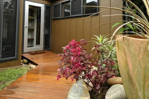 Perched on the bank of Broughton Mill Creek & only 500 meters from Berry centre Hotels in Berry