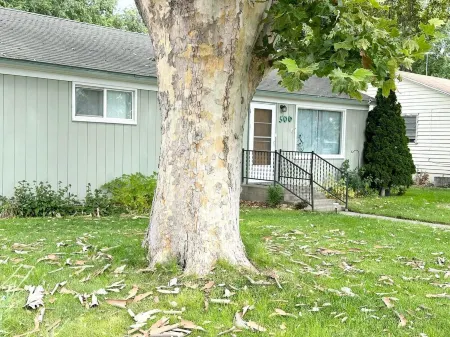 MicStay.Music House.Sleeps 9+.Private hot tub.Family Fun