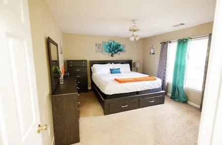 Cozy 3 bedroom, Centrally Located, Perfect for a family Отели рядом с достопримечательностью «Монтгомери Музеум оф Файн Артс»