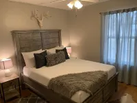 House w/1 acre, Spa & Outdoor Living