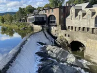 Cozy VT Retreat  • Coffee Bar •Fireplace • Near Quechee Gorge • Min to Woodstock Hotels in Quechee