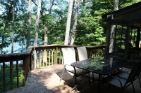 4bd/3b -Tranquil Lakefront rental neighboring Lake Winnipesaukee & Squam