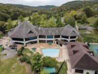 Cozy 4BD Chalet with loads of fun and laughter