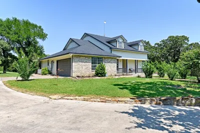 Heated Pool, Hot tub, 17 beds, Pickleball, 2 Game Rooms, Arcades