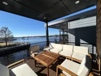 Napa at The Cove - Luxury Houseboat in Wilmington, NC