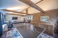 Spacious pet & family-friendly, fastest wifi! Giant playset, fire pit, & games!