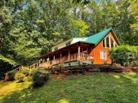 3 Bed 2 Bath~Hot Tub~Fire Pit~Game Room~Popcorn Machine~Hammocks~Mountain Views. Hotel a Cosby