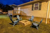 Cottage 304, 2 Bed w/ Fire Pit, near trails!