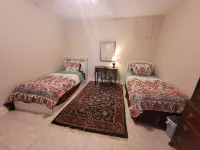 HUGE DISCOUNTS  FOR STAYS BY THE WEEK AND MONTH! 1ST CLASS AMEMITIES!