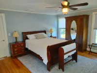 Spacious Victorian close to everything in RH - Wheelchair friendly. Sleeps 11