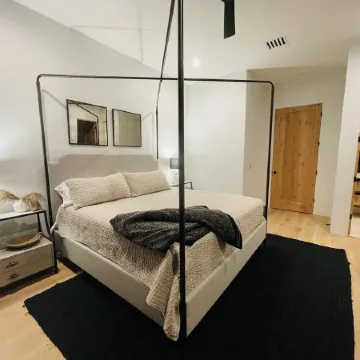 Luxurious King Suite in Gilbert. Kids are Welcome!