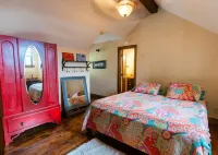 Absolute Paradise •Sleeps 15 w/3bdrm•Pool & Patio•FREE Frio Access@ConcanVIP