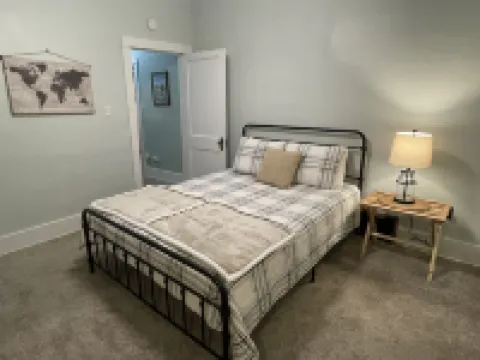 Charming & Cozy Craftsman: AC/Heat + Pets Free!