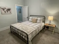 Charming & Cozy Craftsman: AC/Heat + Pets Free!