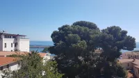 Attic with sea view just 30 meters from the beaches with parking space in the courtyard! - Merinäköala