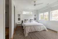 Modernist Masterpiece: 'Simply the Best' - boutique
