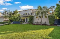 Stunning Luxury Home in Artsy Winter Park featuring Nintendo-Themed Game Room!