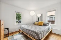 Kalispell Townhouse with Saltwater Hot Tub Các khách sạn gần Legends Stadium