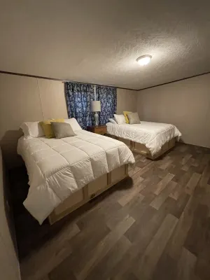 Great location. covered patio/5 minutes away from restaurants stores boat launch Hotel a Parrocchia di Sabine