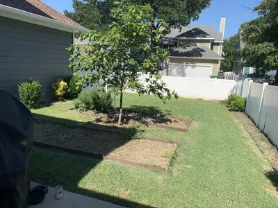 Beautifully decorated family home- Pet friendly and  close to major highways!