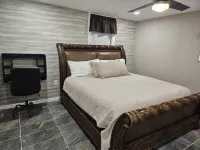 Cozy Cottage Secure Private Parking & Patio, & Easy Access to Atlanta Airport