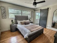 Casa Paloma* Fully Renovated* 5BR* Jacuzzi* Home Gym* Great Location