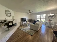 Cozy 3-bedroom house with WiFi and AC in enjoyable Allen no chores 앨런 하이 스쿨 트랙 앤드 필드 스타디움 주변 호텔