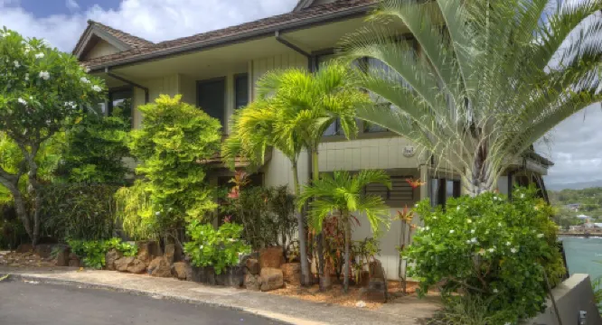 PRIVATE Ocean Front Cottage Over Looking  Beautiful Kalapaki Bay