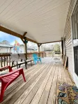NOW BOOKING FOR WINTER! CUTE….COZY….COASTAL!! Quiet Neighborhood!