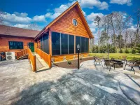 Fox Den Cabin Sleeps up to 18 ADA Compliant main floor w/ Hot Tub 셰난도아 국립공원 주변 호텔