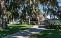 the LAKEHOUSE/Lake George/Boat Ramp Access/Luxe