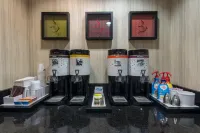 Hampton Inn Bangor - breakfast