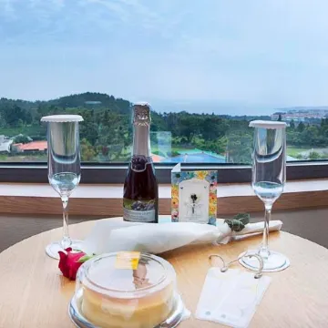 Benikea Jungmun Hotel Отели рядом с достопримечательностью «Тематический парк Chocolate Land»