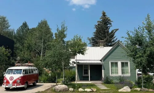 1800s Mining Cabin Reimagined As Luxury Retreat - Central Downtown Crested Butte
