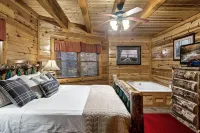Summer Sales! Family Cabin, Heated Pool, Hot Tub & Theater