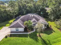 ALWAYS FREE POOL HEAT - 2 KINGS, Games room! 5 smart TV’s - S/Steel appliances Hotels near Publix Super Market at Village Shops at Bellalago