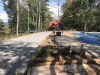 Cabin on Dale Hollow Lake - Hike to lake