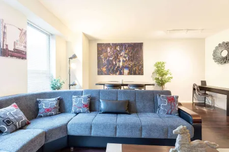 Half a mile from everything in the heart of Evanston, Illinois Отели рядом с достопримечательностью «Университет Нортуэстерн»